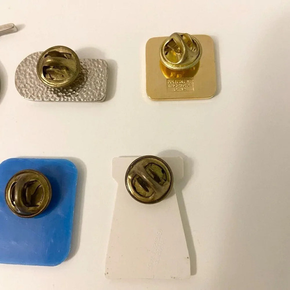 Vintage Lot of 7 Canadian Pins Red Lake Golden North Battleford Fergus - Picture 7 of 8